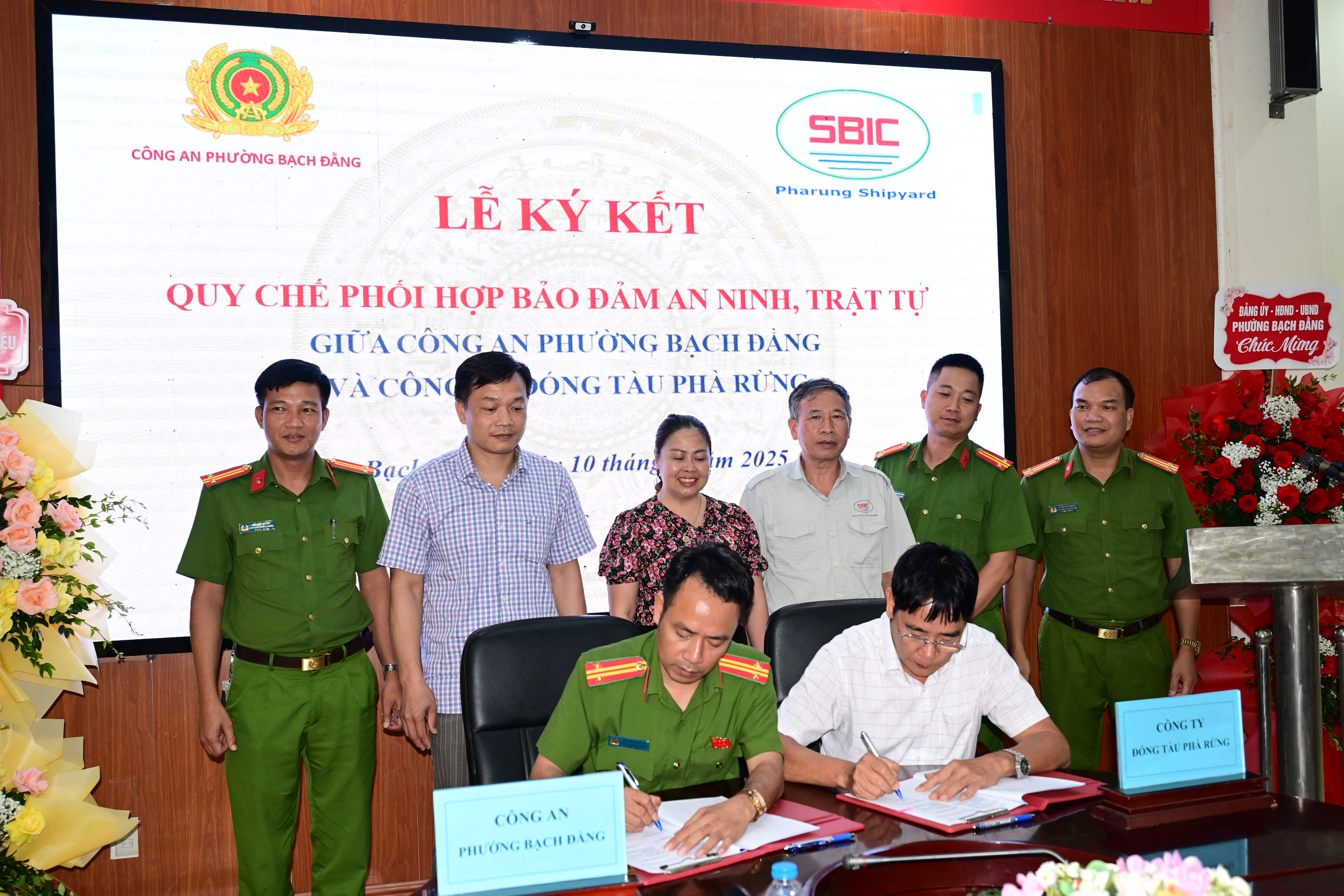 Công an phường Bạch Đằng: Ký kết Quy chế phối hợp bảo đảm an ninh, trật tự với Công ty đóng tàu Phà Rừng